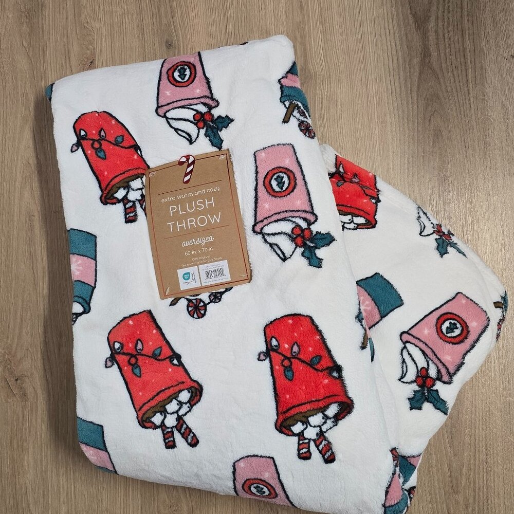 NWT Holiday Drinks Plush Throw